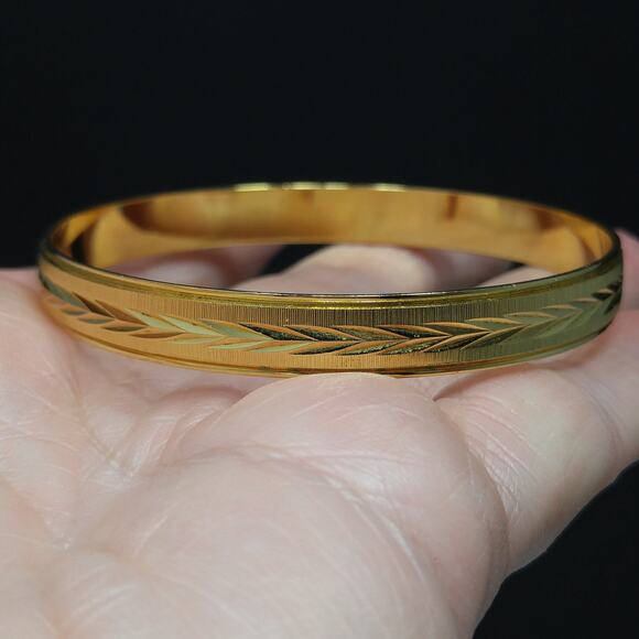 Vintage Monet Gold Plated Bangle Bracelet, 1960s Vintage Jewelry - Picture 10 of 10